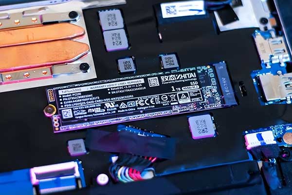 选择PCIE3.0还是PCIE4.0的固态？看完你就不迷惑了！