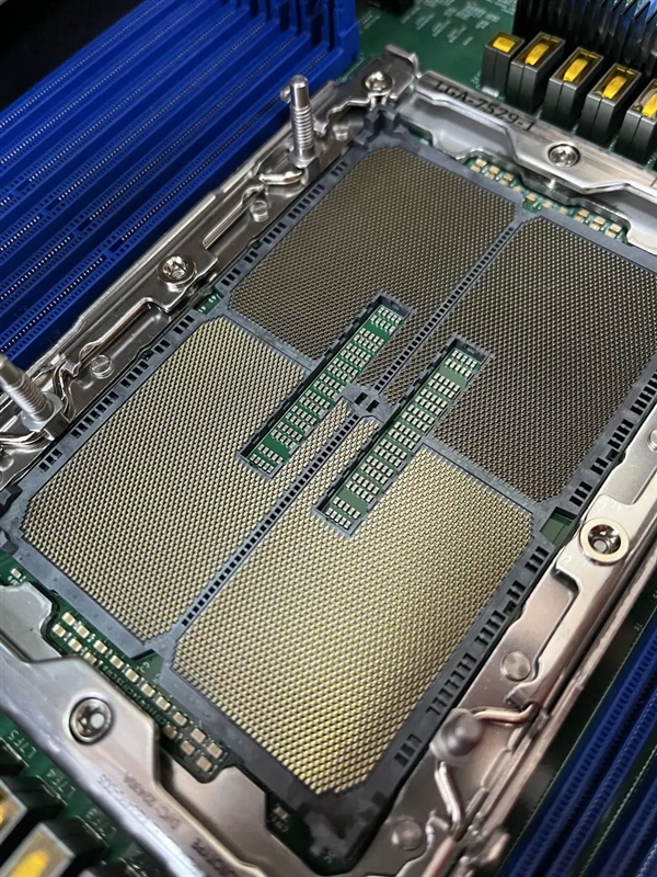 Intel LGA7529新接口的下下代至强处理器已经被曝光