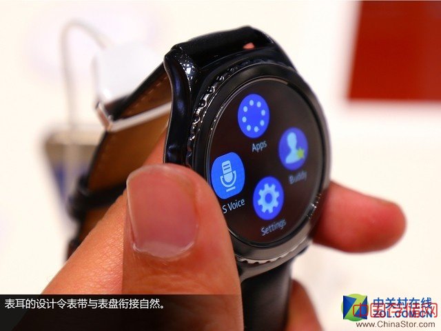 这货能打败苹果表? 组图看三星Gear S2