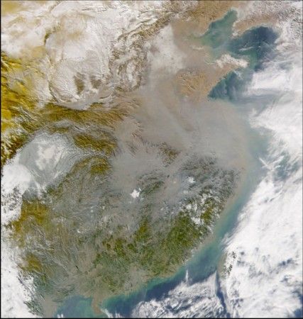 NASA从太空拍摄雾霾笼罩下的中国